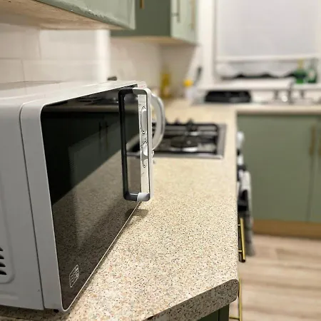 Contractor Friendly - 4 Single Beds - Free Parking Apartment Leeds (West Yorkshire)