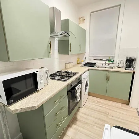 Apartment Contractor Friendly - 4 Single Beds - Free Parking *