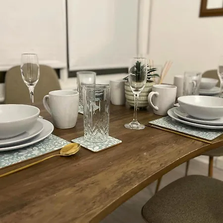 Apartment Contractor Friendly - 4 Single Beds - Free Parking *